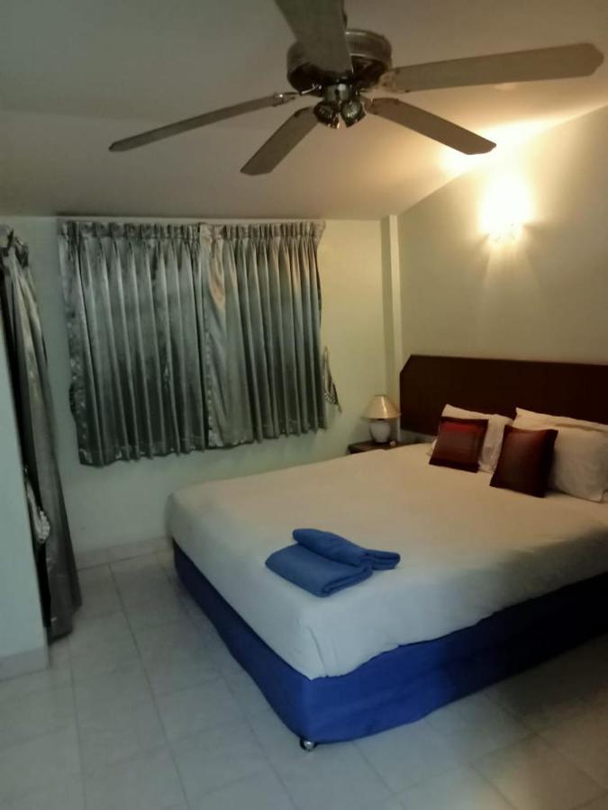 Kingfisher House And Bar Pattaya Exterior foto